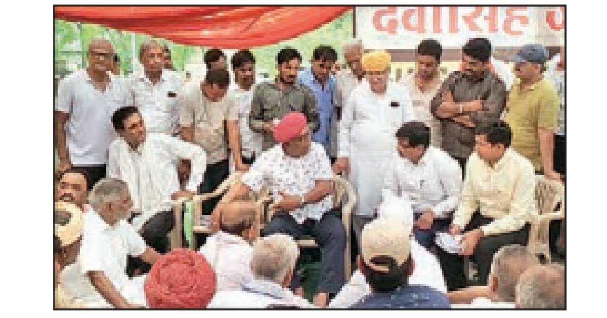 Bhati on hunger strike over water, power cut & other issues